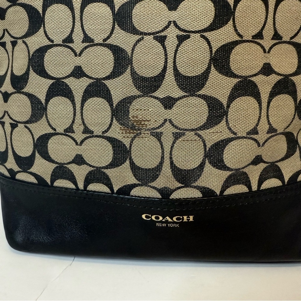 Coach Bleecker Black Legacy Duffle in Printed Signature C Logo Fabric Purse Bag - Picture 13 of 16